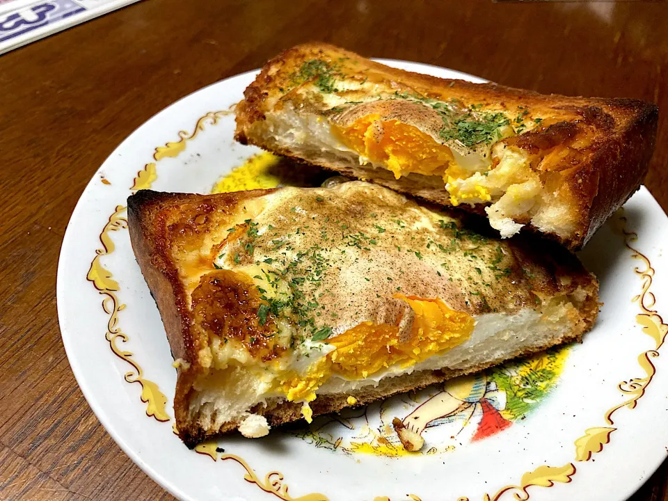目玉焼きトースト|はっちぃさん
