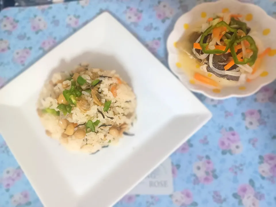 アサリひじき豆の炊き込みごはんとほっけ南蛮(*´艸`)✨|ぽんすけさん