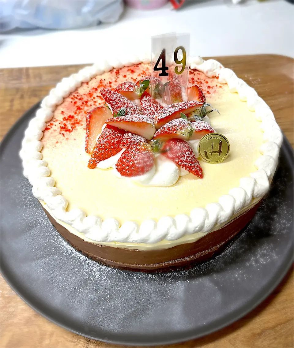 旦那様49歳誕生日ケーキ🎂|ひとみさん