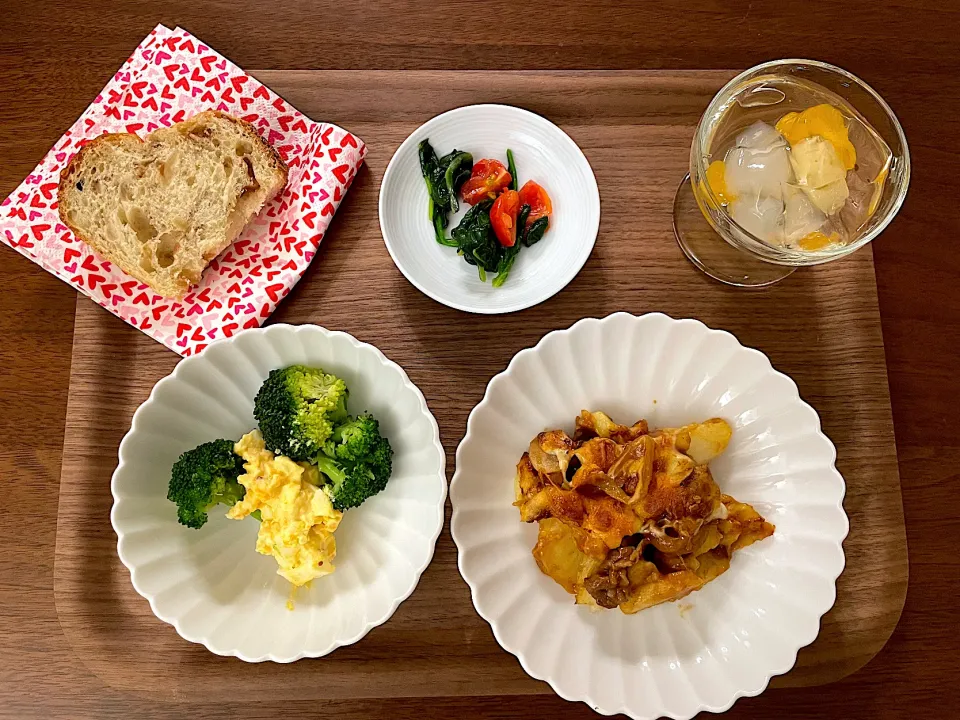 ポテトグラタンメインのお夕飯for kids🌛|みーぬさん