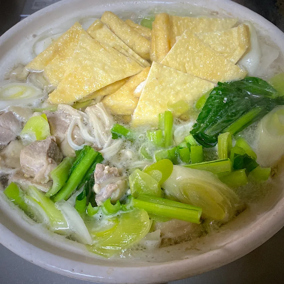 鶏肉と小松菜と油揚げの鍋|もえさん