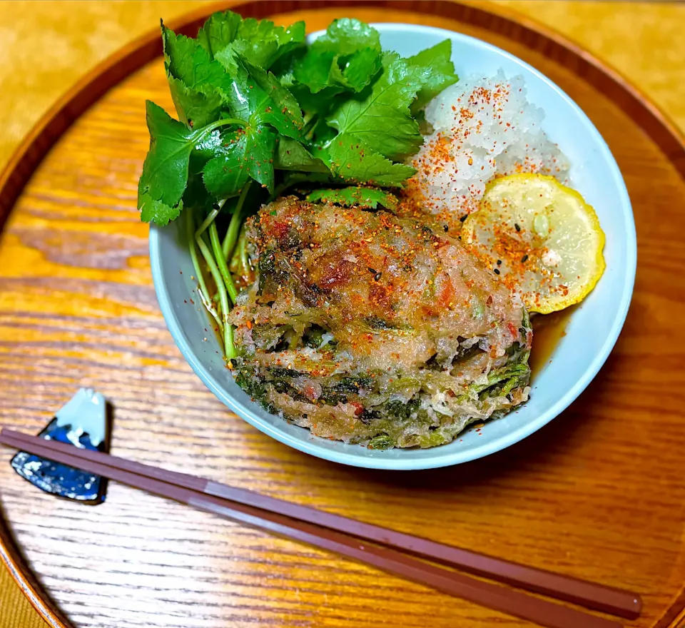 三葉と海老のかき揚げおろし茶そば|きいろさん