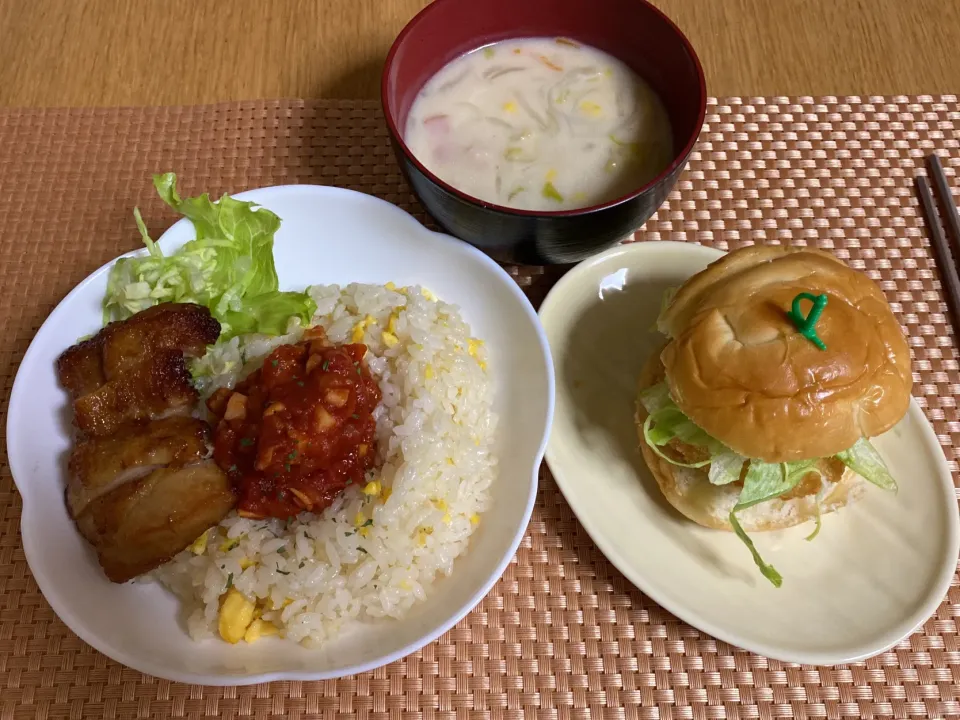 コロッケバーガー&トマトソースライス|ここなりさん