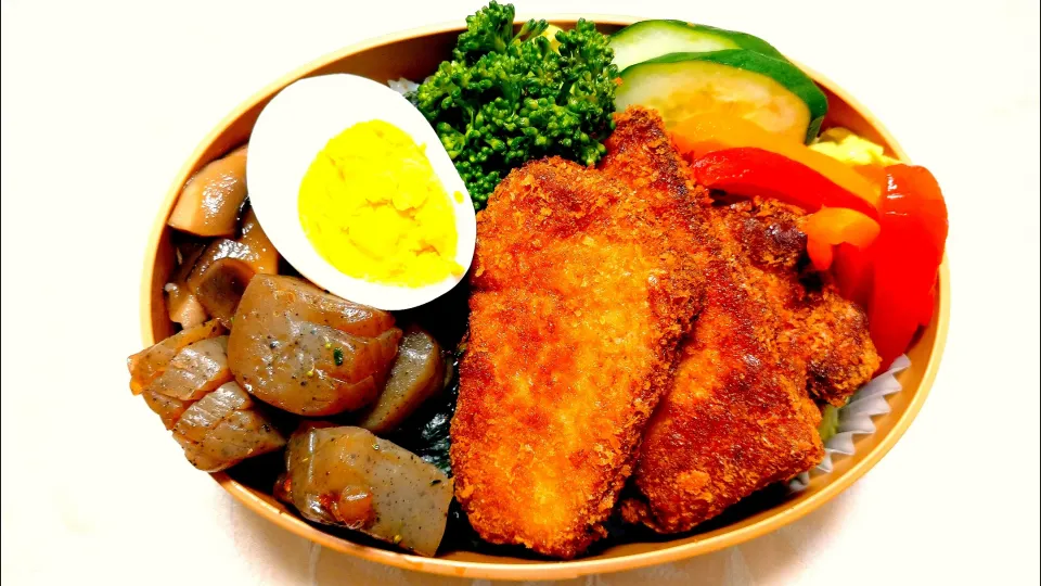 4/10のお弁当🍱
海苔弁当
今日はトンカツどーん👍|卯月さん