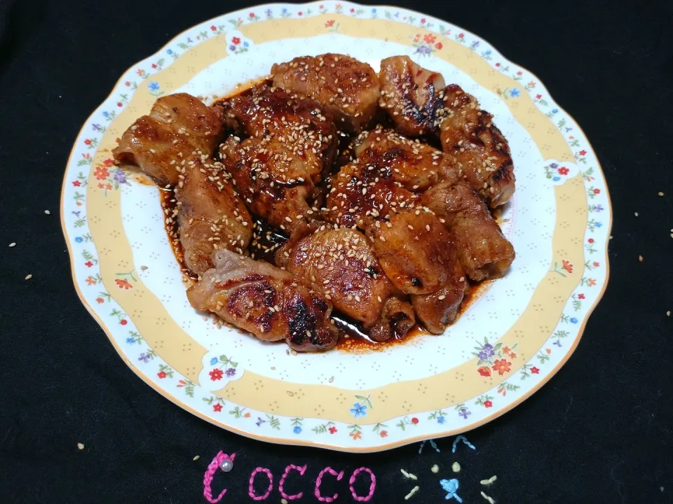 豚肉をまとった甘辛ピリ新玉ねぎ✨|cocco+さん