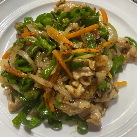 「茨城県産ピーマン」を使ってみたSnapdishの料理・レシピ写真:肉とピーマン炒め