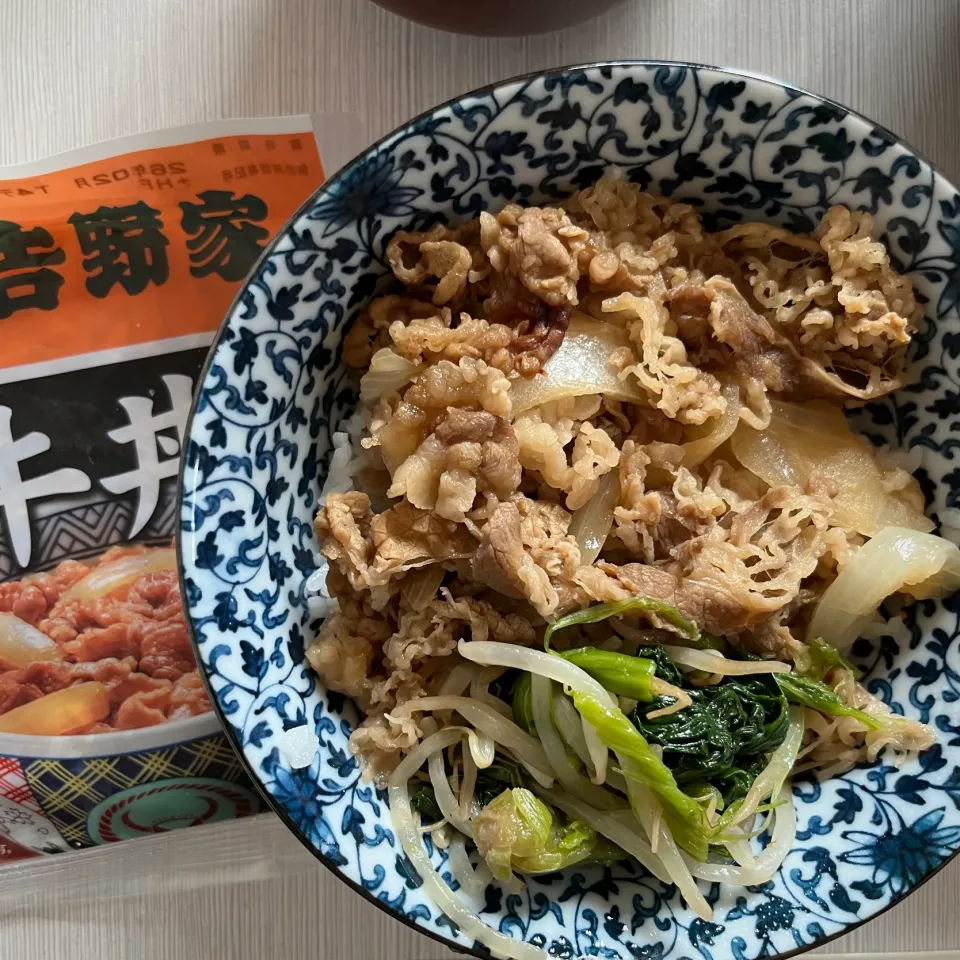 吉野家の牛丼|にょるりさん