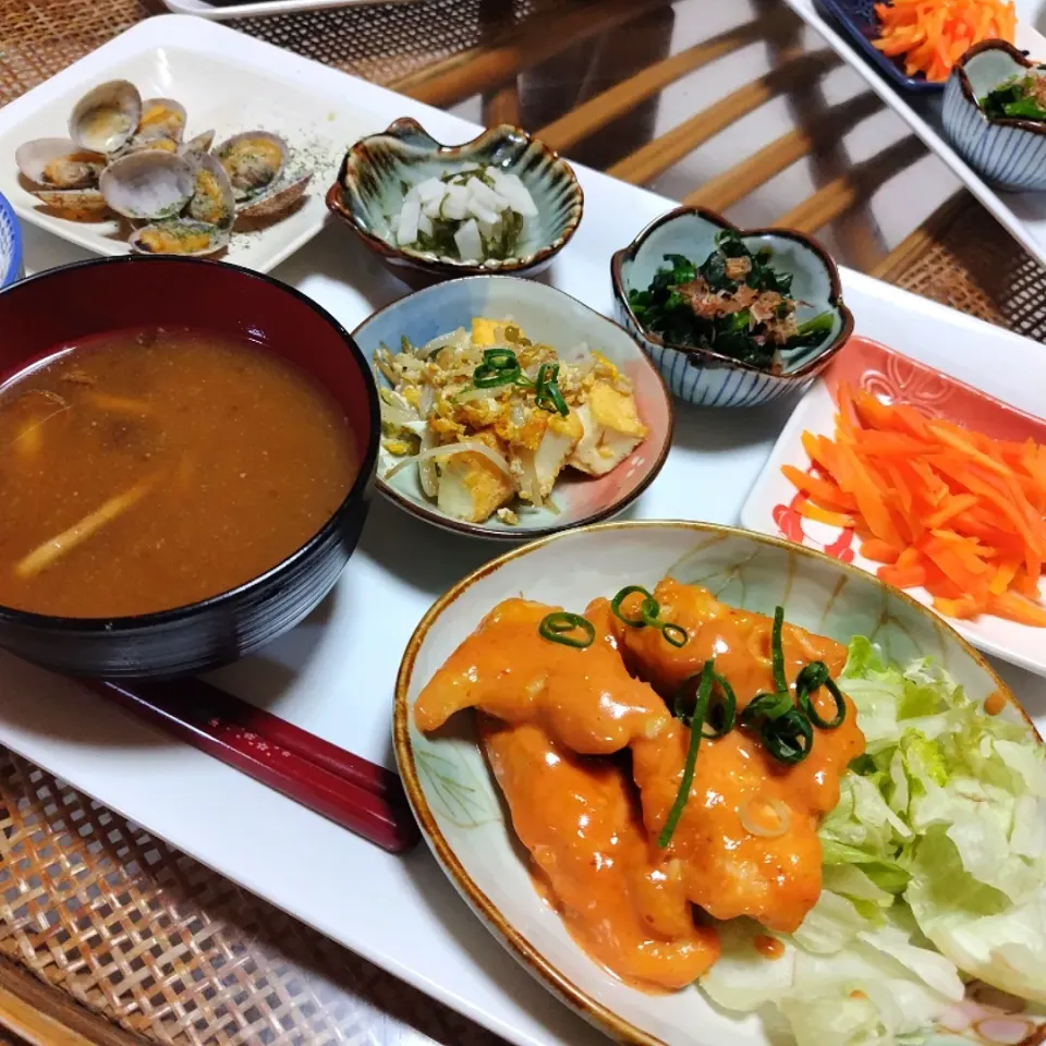コリアンホットソースで鶏チリ定食です✨|rikako♪。.:＊さん