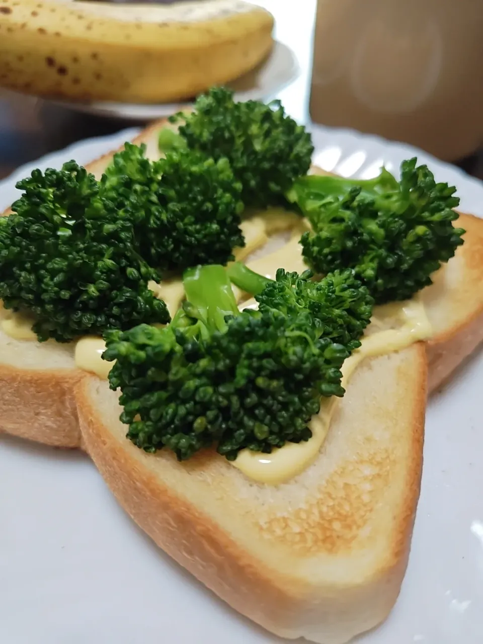 焼きマヨブロッコリー🥦トースト|macchinaさん