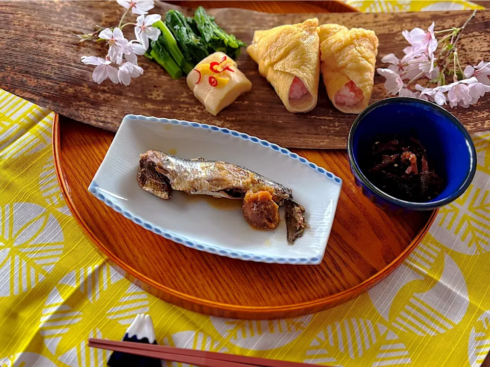 お稲荷さんでお花見ランチ🦊|きいろさん