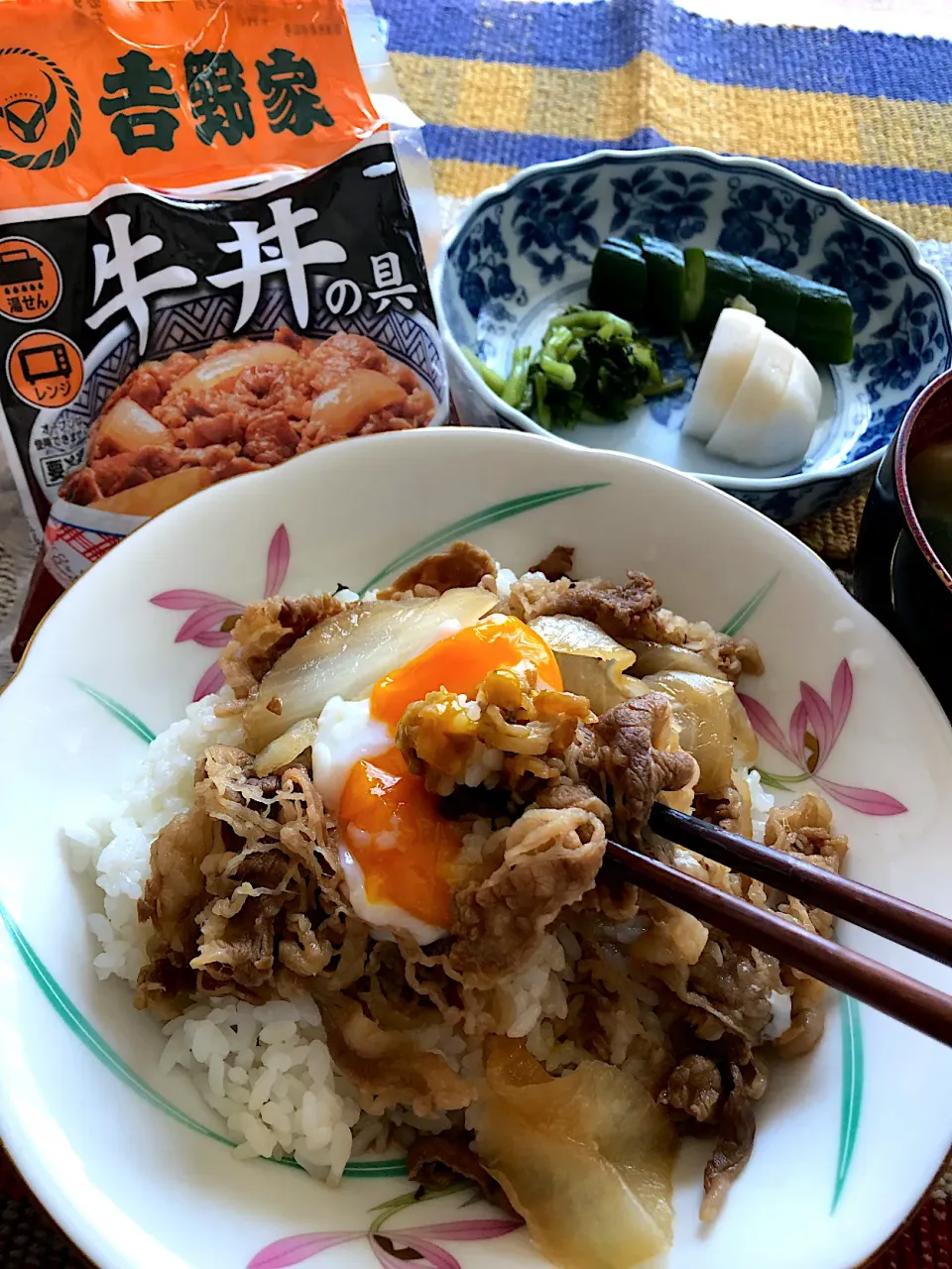 【モニター当選ありがとうございます🙇‍♀️💕】おうち吉野家🏠冷凍牛丼の具で、温泉卵乗せ牛丼と自家製ぬか漬け💕|Tina Tomoko😋さん