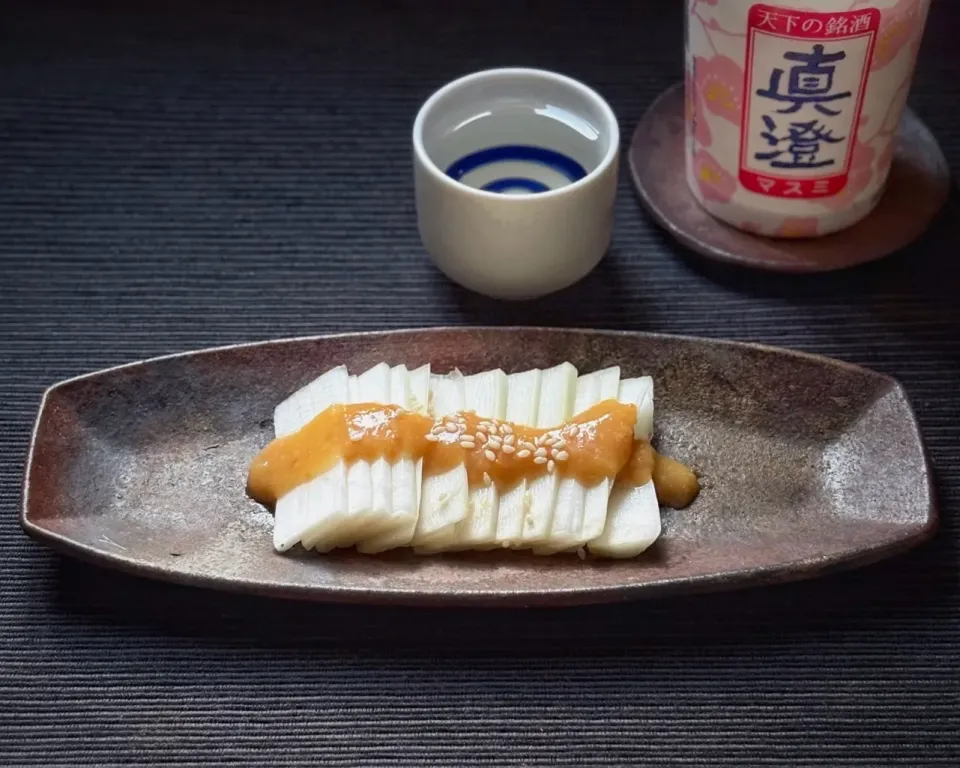 うどの辛子酢味噌、真澄銀撰パールライトカップ|まる(丸大豆)さん
