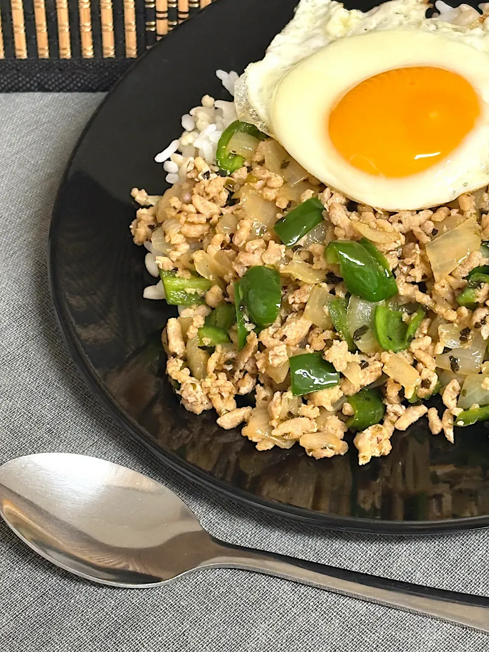 ピーマンたっぷりガパオライス|nononkoさん