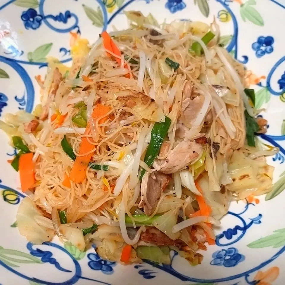 お野菜たっぷり！ケンミンの焼きビーフン|Ikue Sawadaさん