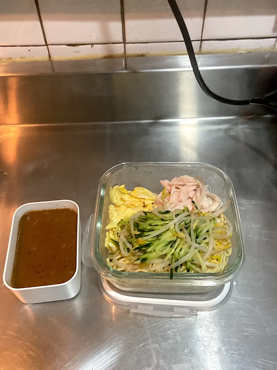加工外食日記-藍阿姨眷村涼麵加雞胸跟蛋片|從🐈‍⬛邁向🦭之路さん