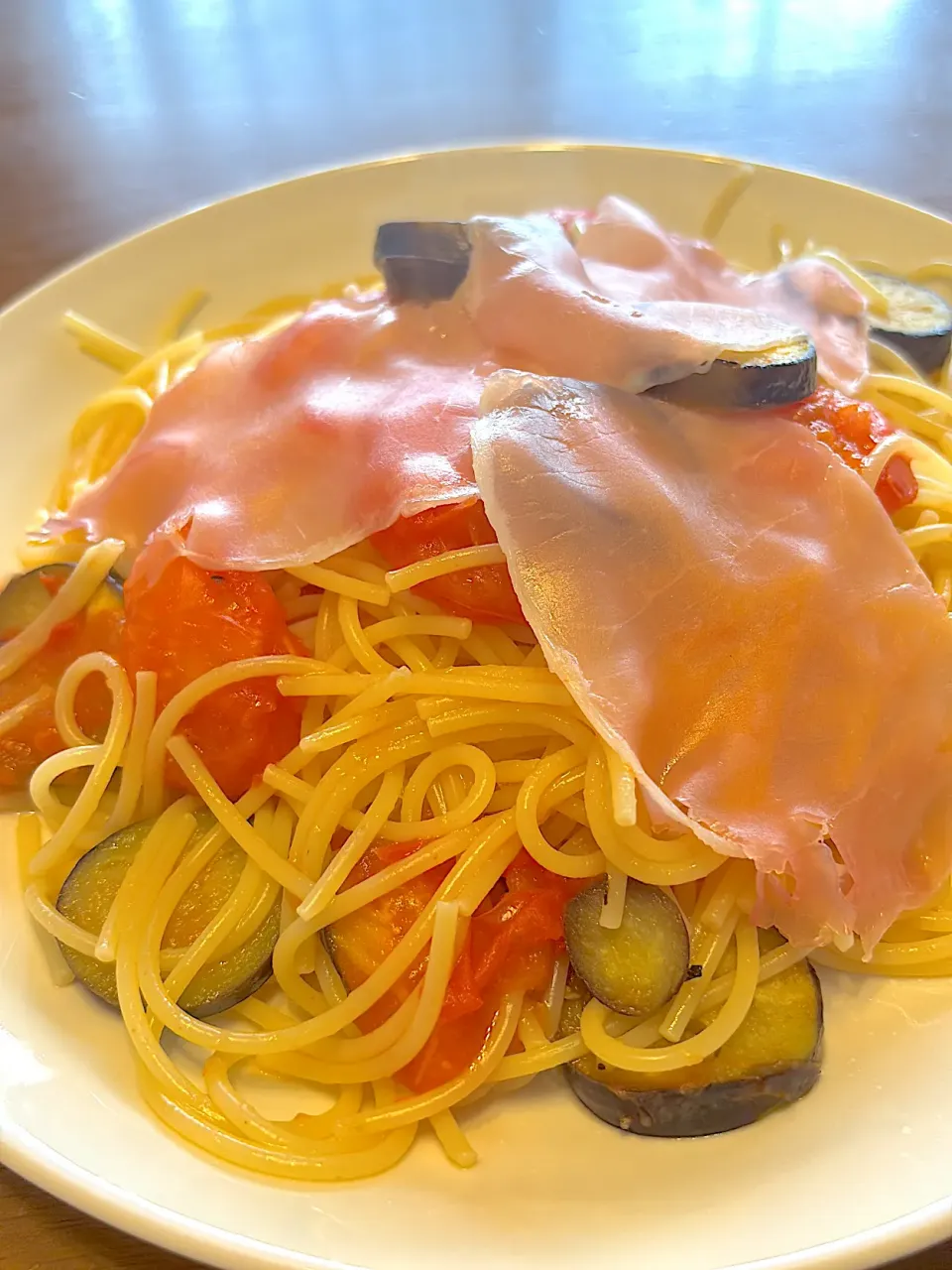生ハムと茄子とトマトのシンプル塩味スパゲティ|masaさん