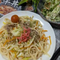 吉野家さんの牛丼を 使用して焼きうどん✨|お弁父ちゃん‼️さん