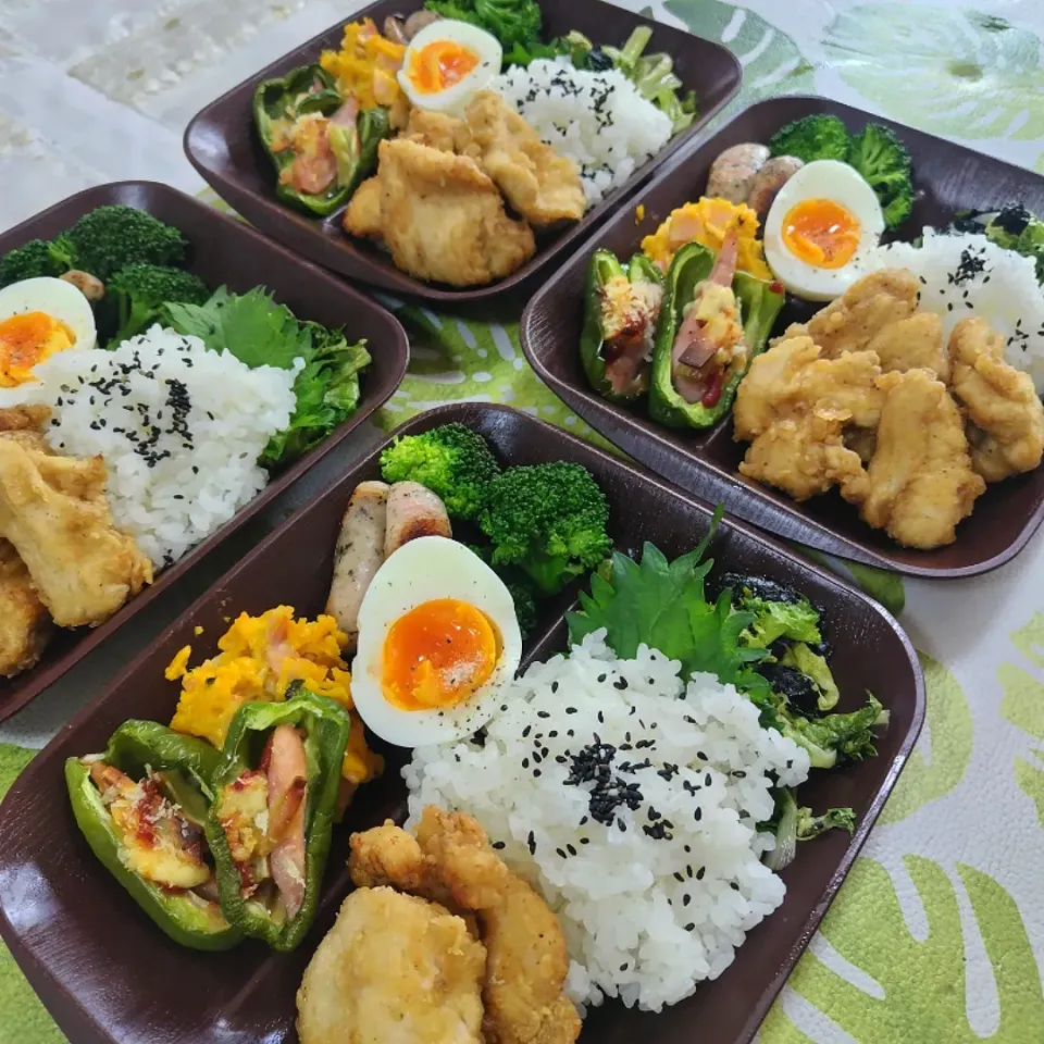 Yummyソース2種類と焼肉のタレ漬け胸肉揚げ、仕上げに胡椒とマキシマムパラパラお弁当です✨|rikako♪。.:＊さん