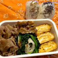 2025.4.15 息子弁当　◎おにぎり　◎豚焼肉　◎ほうれん草とちくわの胡麻マヨ和え　◎卵焼き　◎ごぼう薩摩揚げ| goroさん