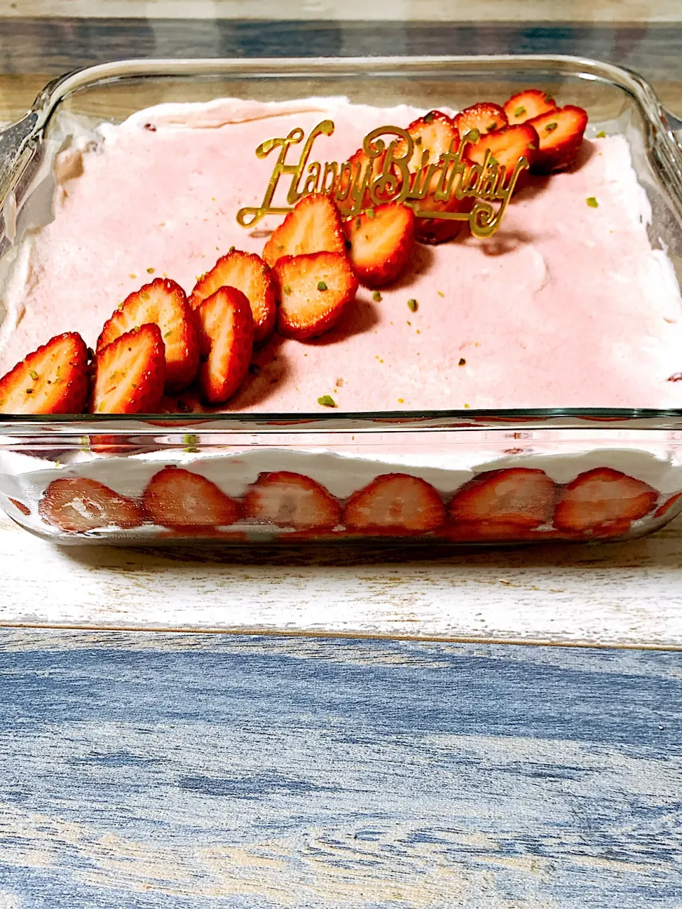 手作り♡いちごティラミス🍓第四子のバースデーケーキ🎂|mari♡（もも(*´∀｀*)♪）さん
