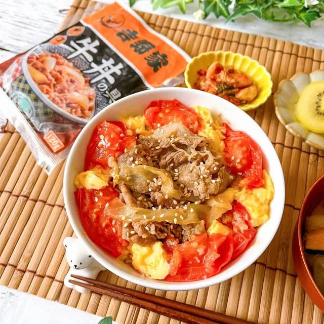 Snapdishの料理・レシピ写真:おうち吉野家 トマたま牛丼｜牛丼を超えた自由な食べ方、無限大！簡単＆美味な「おうち𠮷野家」が楽しすぎる♪