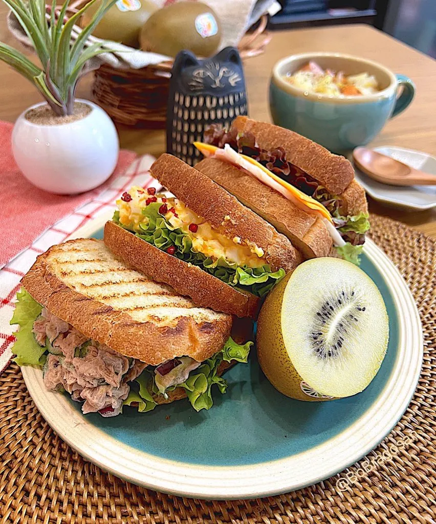 手捏ね食パンでサンドイッチ🥪|ラゴさん。さん
