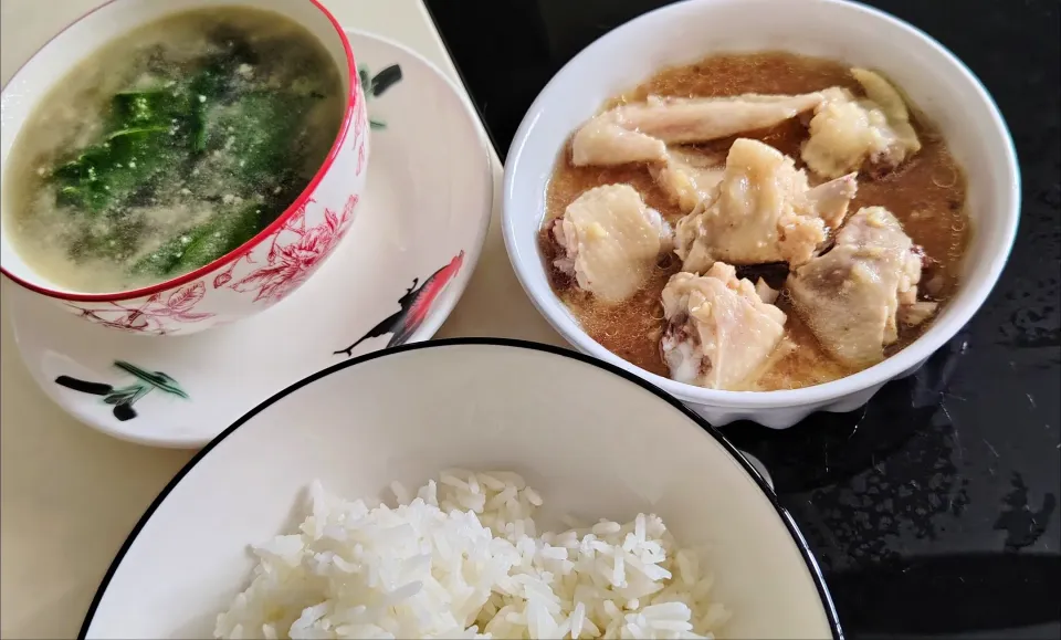 Steamed garlic ginger chicken, minced pork veggies soup with rice 😍😋🍗🍚🥬💕|🍒lynnlicious🍒さん
