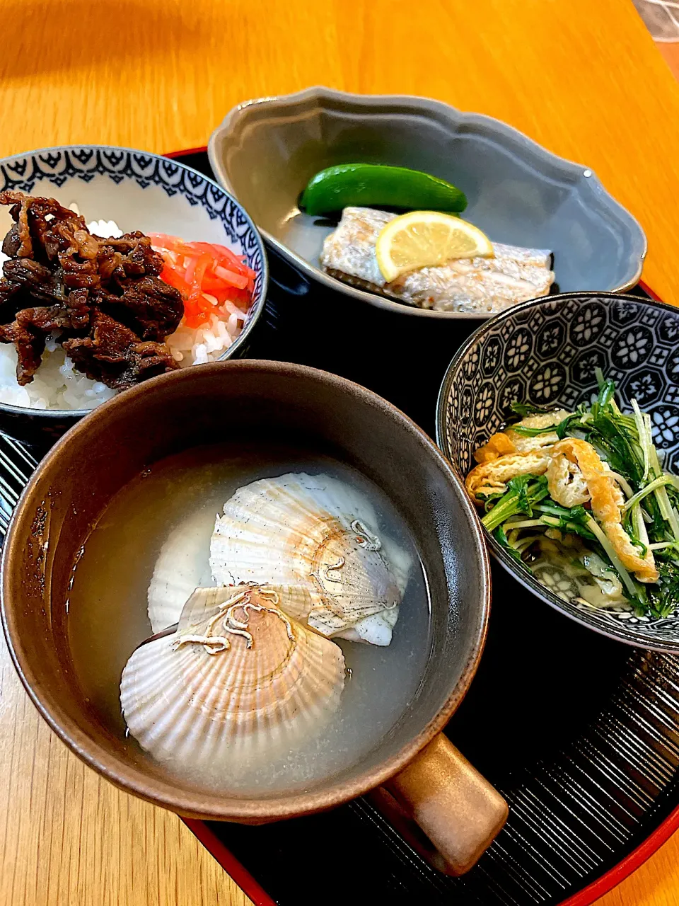 帆立の稚貝のお味噌汁と太刀魚のバター焼きで晩御飯|Mikaさん