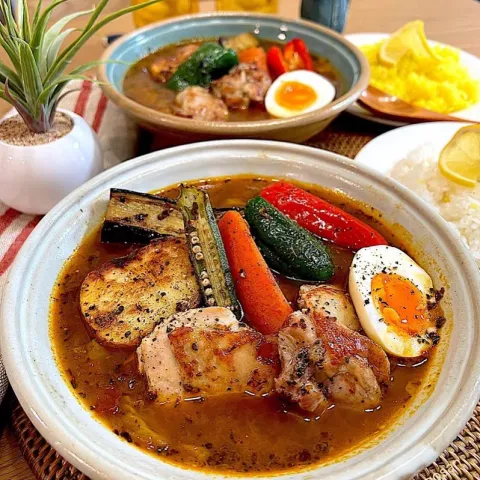 「宮崎県産ピーマン」を使ってみたSnapdishの料理・レシピ写真:根菜たっぷりスープカレー！