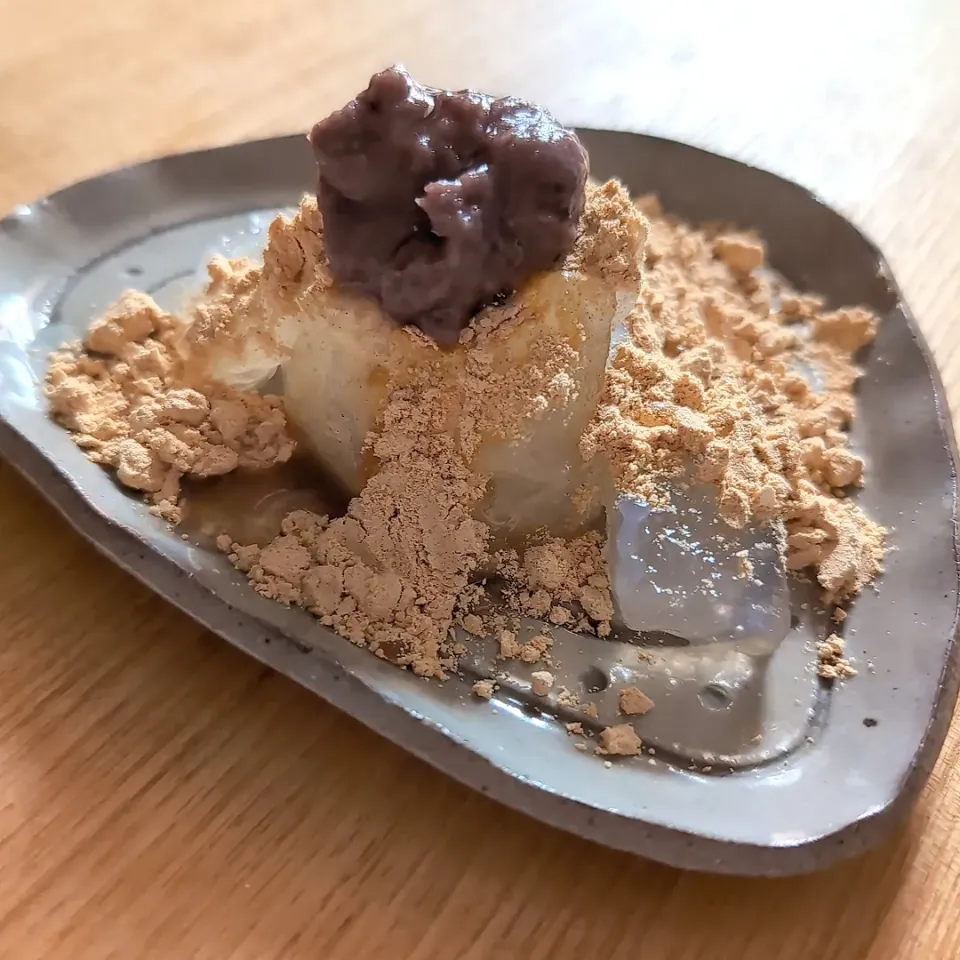 本葛粉でわらび餅　小豆粉餡と乳酸菌きなこ乗っけ|チョコさん