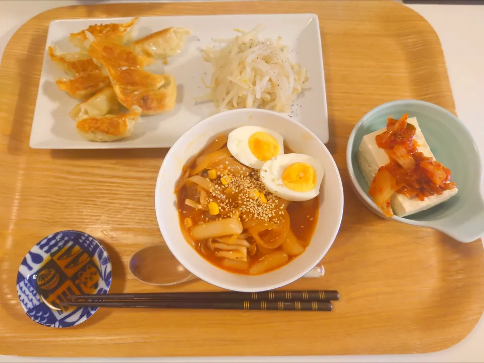 今日の夕食　ラポッキ、餃子、キムチのせ冷奴|pinknari🐰🌈さん