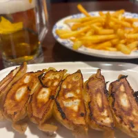 焼餃子と山盛りポテトフライ|あきちゃ☆彡さん