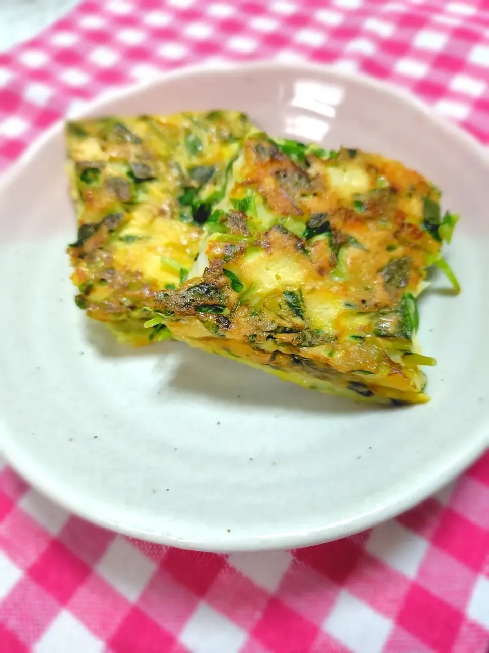 豆苗とチーズのはんぺん卵焼き|藤さんちのごはんさん
