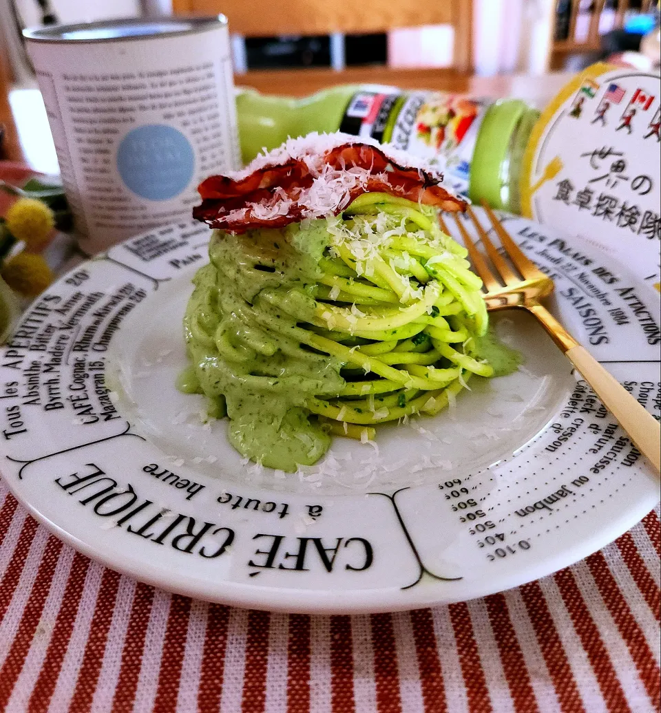 オハナシマンさんの料理 ホウレン草とベーコンとピスタチオのパスタ|ナオミさん