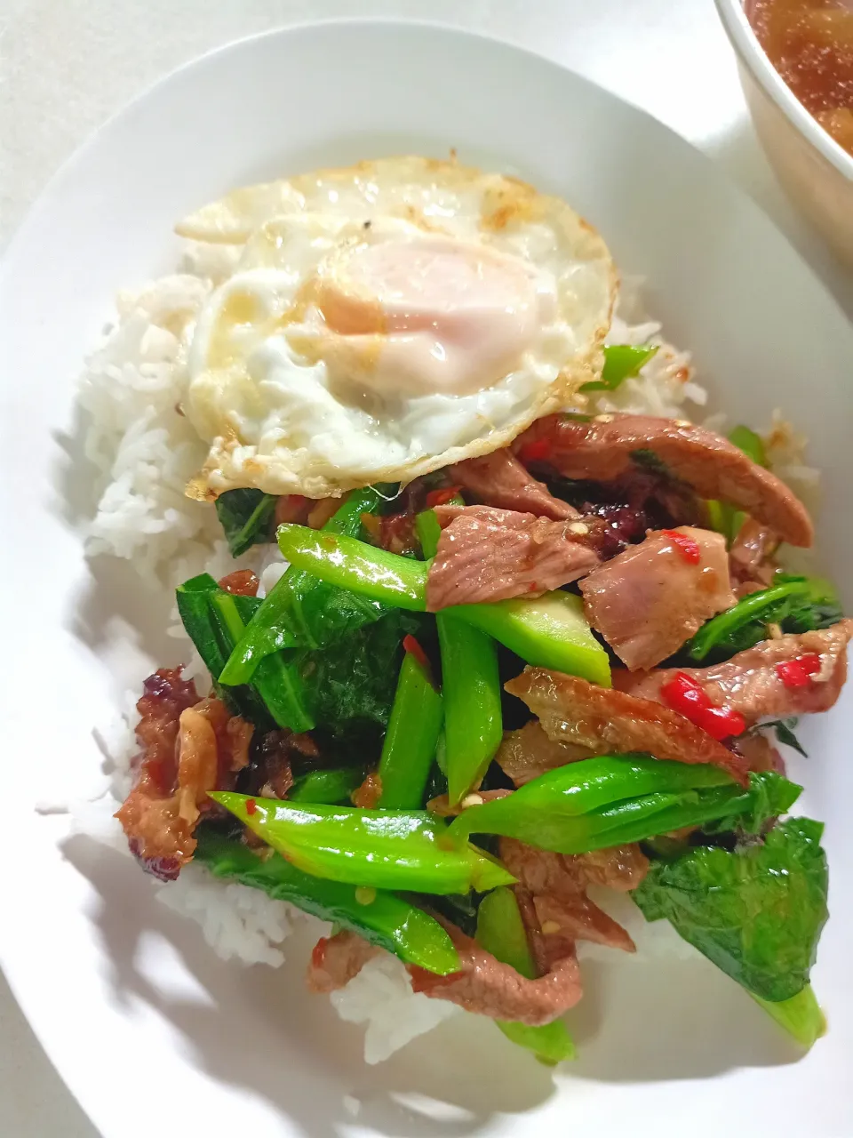 Stir-fried Chinese Broccoli w/ Duck Plus Deep-fried Egg 
 aka Pad Kana Ped & Kai Dao 🍚🦆🥬🍳 🤤|An'leeさん