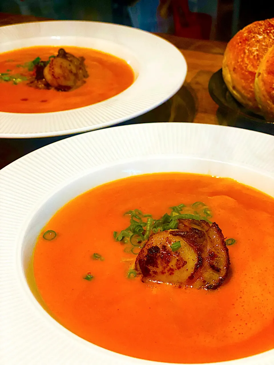 Dinner ! Dinner ! 
Homemade Seafood Bisque with pearled seared scallops & chives 
#bisque #soup #homemade 
#chefemanuel
#homecooking|Emanuel Hayashiさん