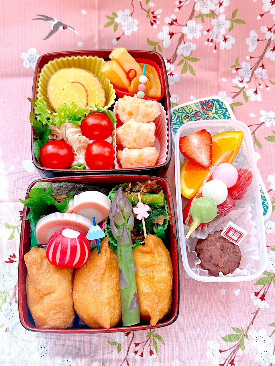 2025/04/17 稲荷寿司でお花見弁当(⊹＾◡＾)ノo.♡ﾟ｡*|Blueberry🫐さん
