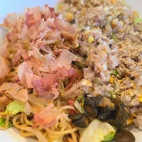 食べ盛り焼きそば納豆チャーハン盛り合わせ|Blue skyさん