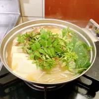 grandmaの晩ごはん☆ 花山椒をたくさんもらったから…花山椒鍋を
草団子をデザートに頂きます|kaoriさん