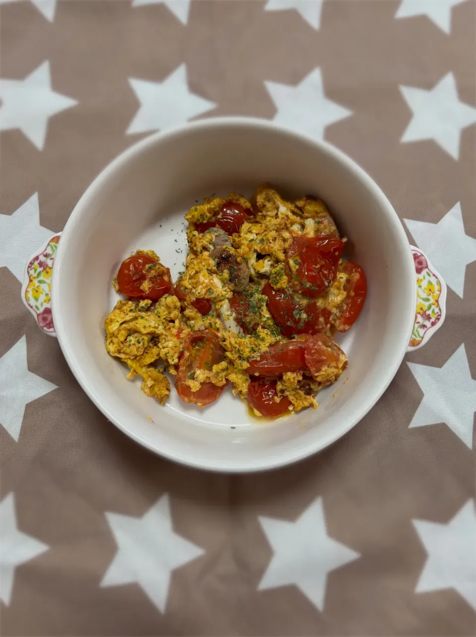 ミニトマトとウィンナーと卵🐣と|◡̈︎*♚︎‧SHIHOさん