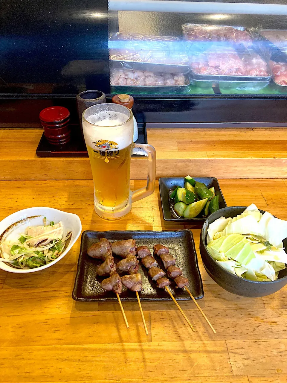今日は週一のお楽しみ、晩ご飯外食の日。前から気になっていた大須の炭火焼鳥「とりもり」さんに来ました。まずははつと砂肝が来たので早速いただきまーす！口コミ一覧 : 炭火焼鳥 とりもり - 大須観音/焼き鳥 [食べログ]
https://s.tabelog.com/aichi/A2301/A230105/23082790/dtlrvwlst/|なびさん