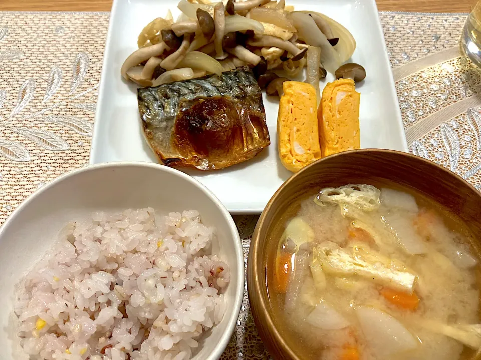 鯖の塩焼き定食|りん家のリアルな食卓記録さん