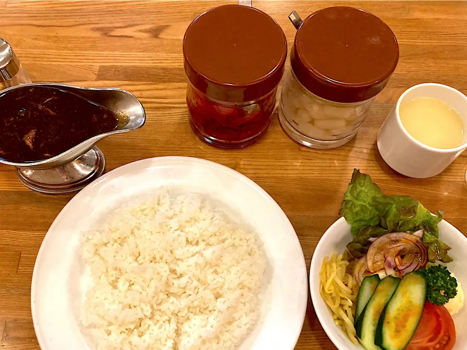 スマトラカレー　ポーク、ミニサラダ|よだみなさん