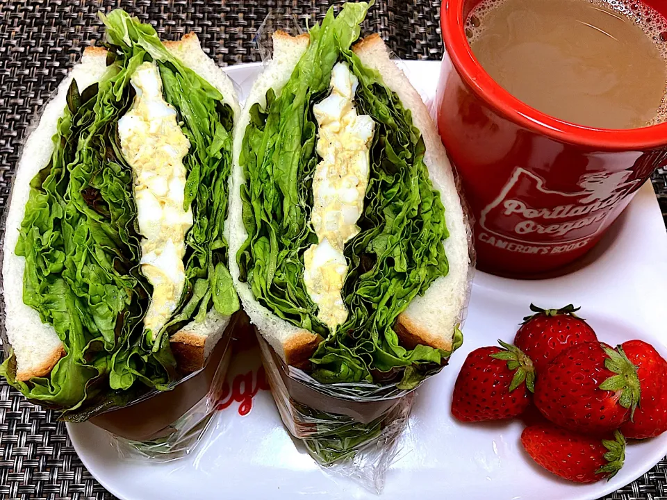 レタスたっぷりの玉子サンド|サンドウィッチ伯爵さん