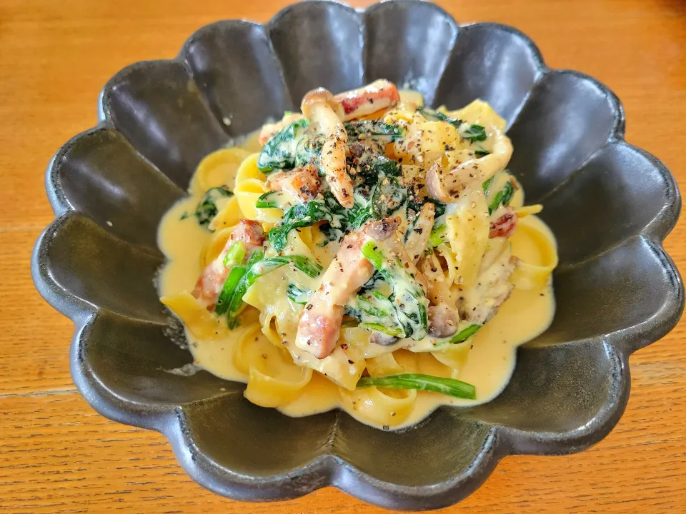 しめじとほうれん草のカルボナーラ|まめすけさん