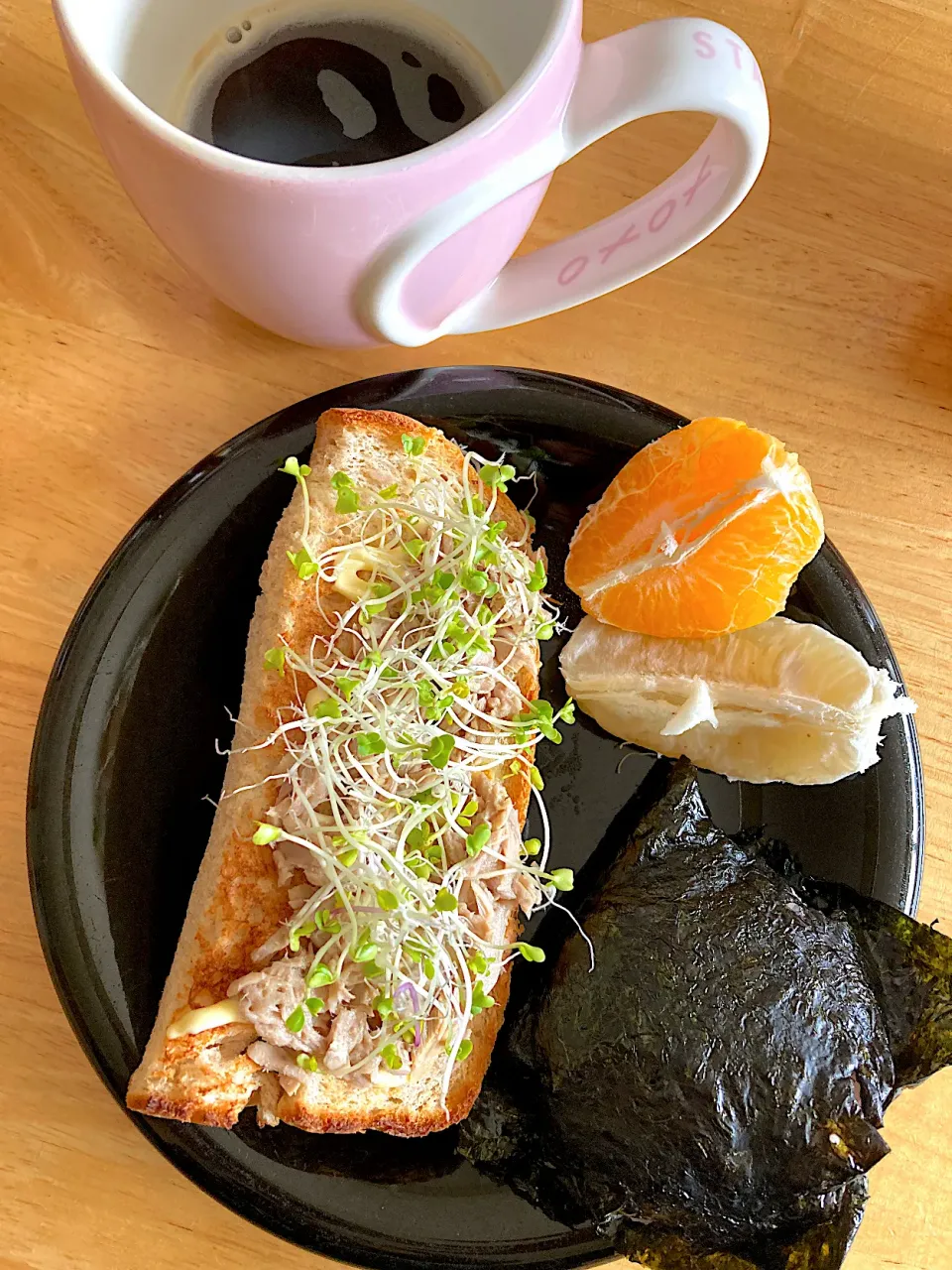 ひじきご飯おにぎり🍙と全粒粉食パンでツナサンド♡みかん２種♡タンポポ珈琲|さくたえさん