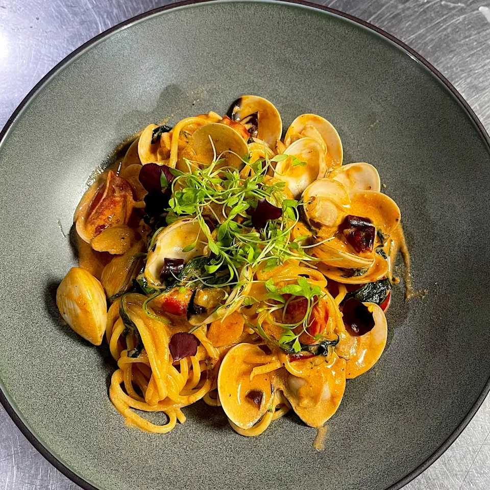 Stir-fried spaghetti with clams in pink sauce|Kent 1さん