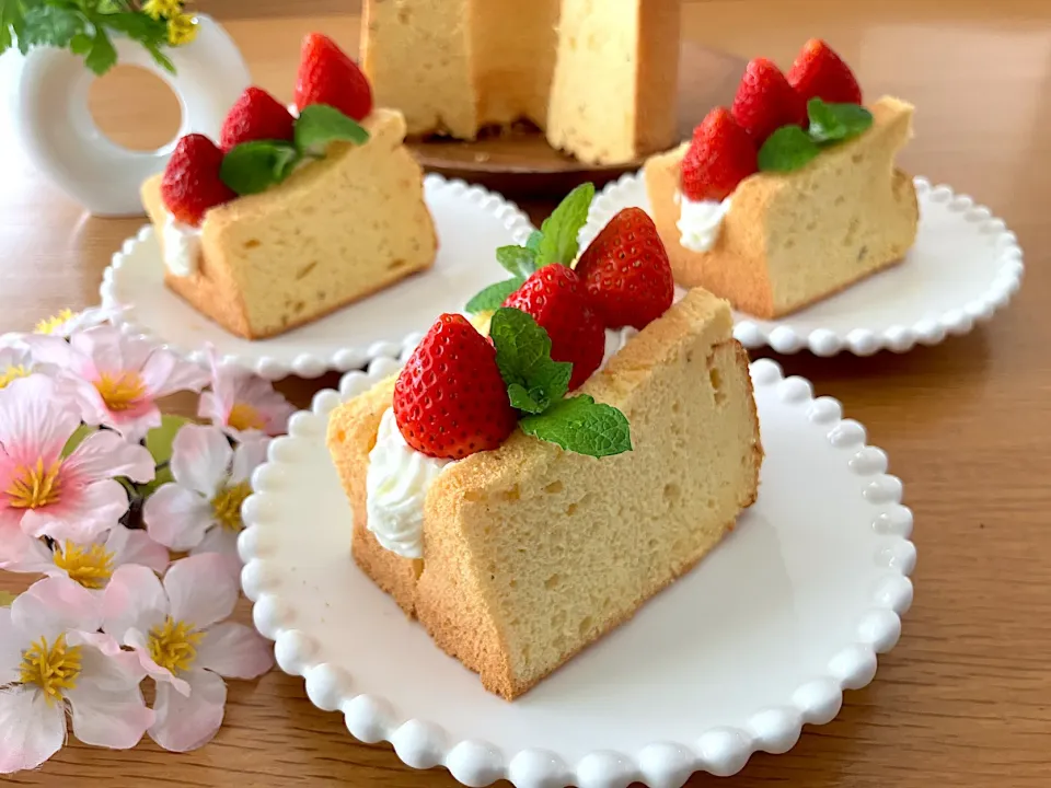 ＊桜餡シフォンケーキのいちごシフォンサンド🍓🌸＊|＊抹茶＊さん