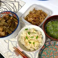筍ご飯と茎わかめの豚肉炒め|卍さん
