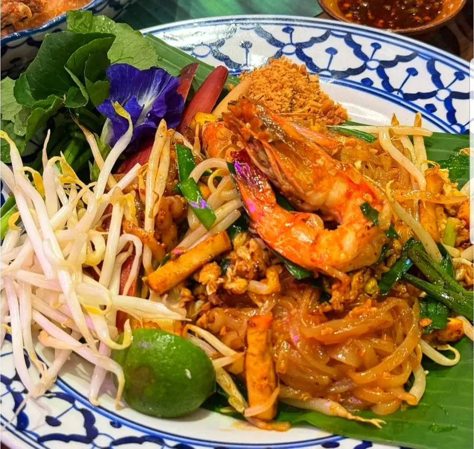 Scrumptious Pad Thai w/ Prawns 🥢🤤|An'leeさん
